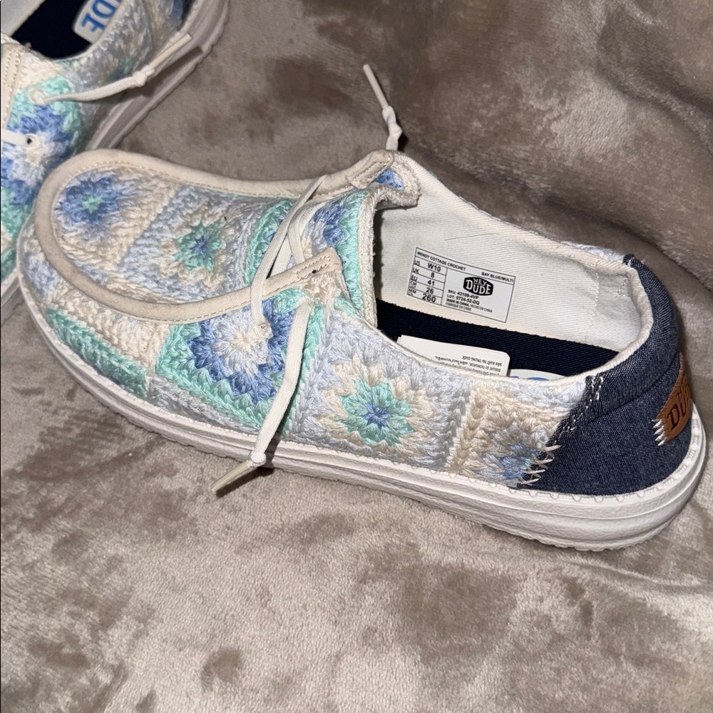 Hey Dude Womens Size W10, Wendy Crochet shoe collection, very cute! - Picture 7 of 7